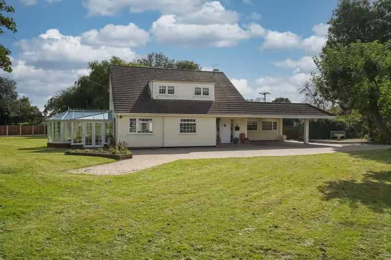 4 Bedroom Detached House for Sale Hingham Chain Free
