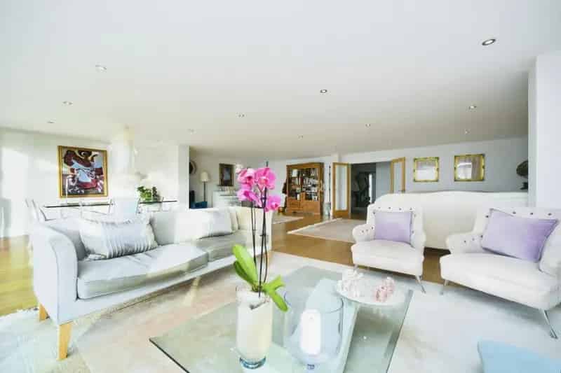 4 Bedroom Detached House for Sale near Brighton College