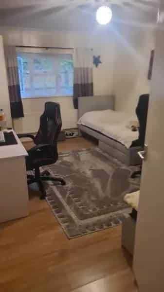 3 Bedroom House for Sale in Fleet