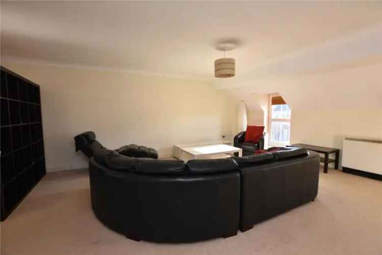 3 Bedroom Duplex Apartment Near Apperley Bridge Station