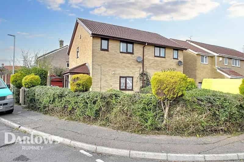 2 Bedroom Semi-Detached House for Sale - Ideal First Home