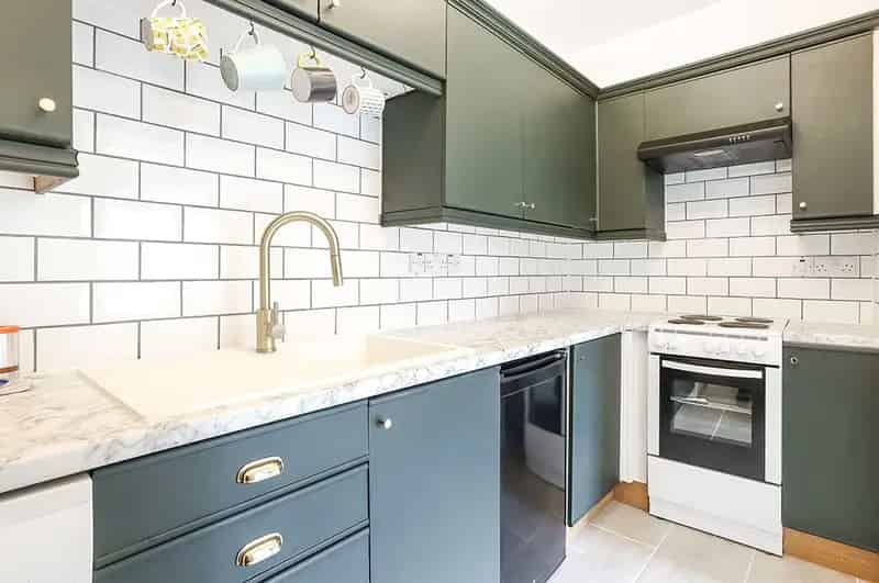 1 Bedroom Apartment Winchester Allocated Parking Available Now