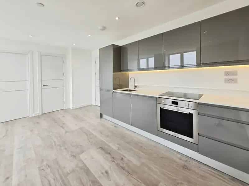1 bedroom Flat
Let Agreed
Total Size: 399 SQ FT