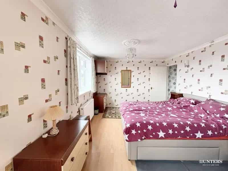 3 Bed Semi-Detached House for Sale