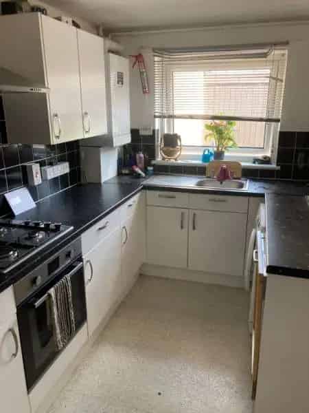 3 Bed Maisonette with 2 Double Bedrooms