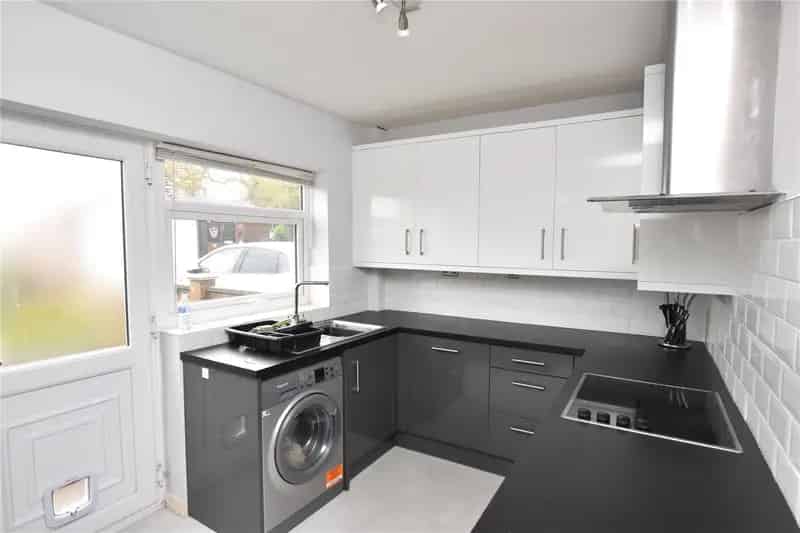2 Bedroom End Terrace House in Yeadon