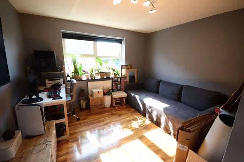2 Bedroom Flat Near Amenities