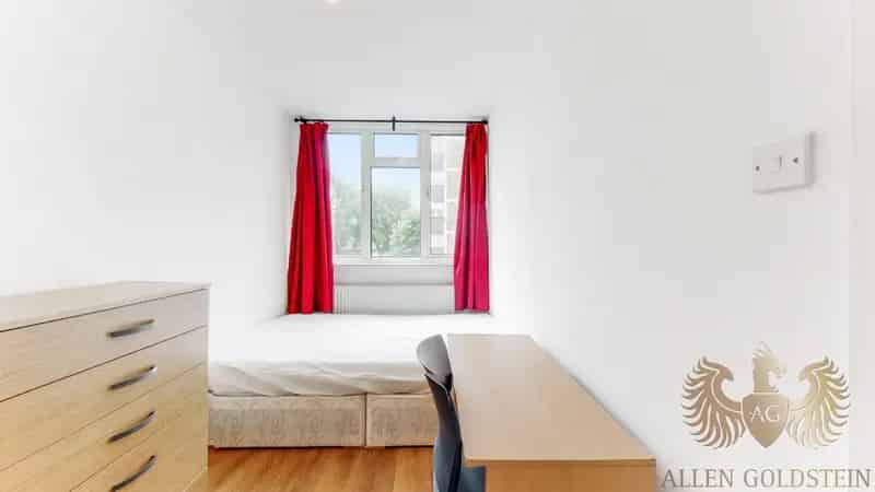 4 Bedroom Maisonette House to Rent in Whitechapel