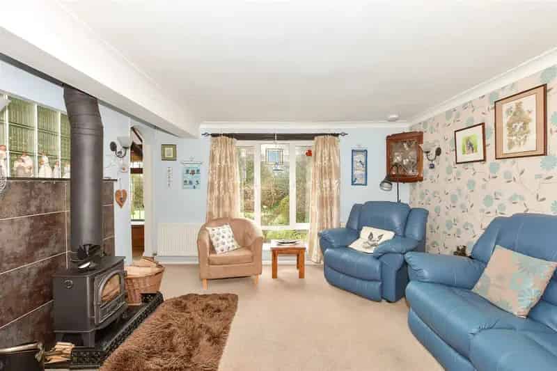 3 Bedroom End Terrace House for Sale