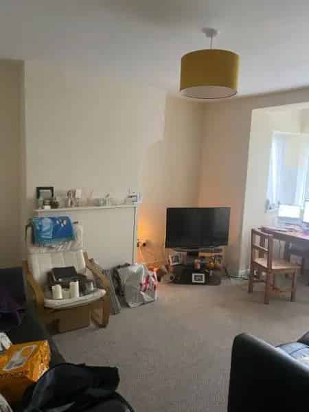 3 Large Bedroom House with Big Living Room and Balcony