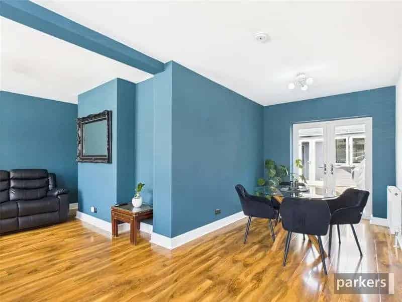 4 bed house for sale