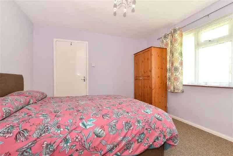 2 Bed Bungalow for Sale Near Sandown