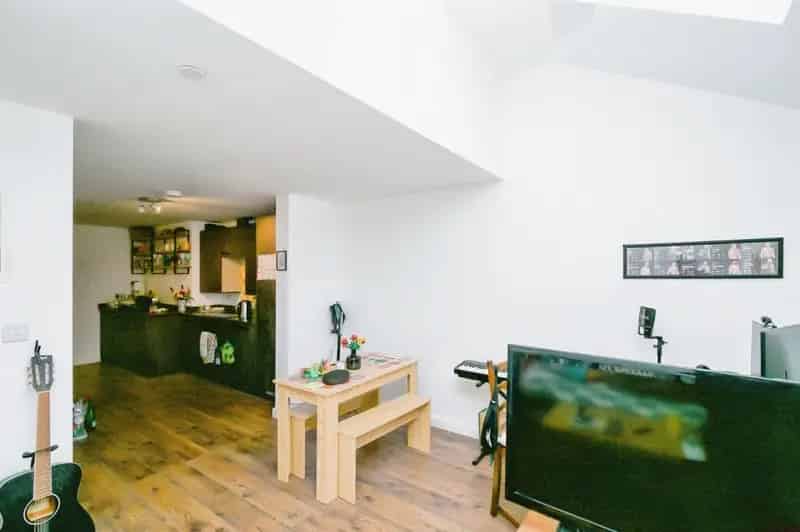 1 Bedroom Flat Ideal Investment First Floor Large Living Area En Suite