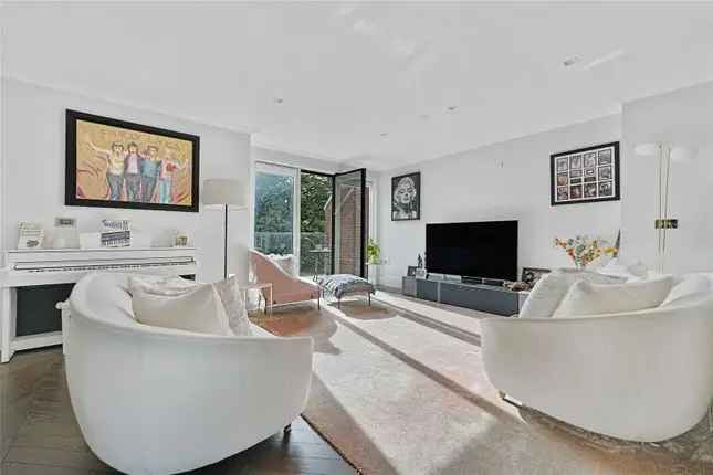 Flat for sale in Kidderpore Avenue, London NW3