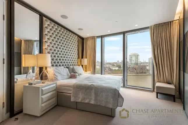 3 Bedroom River View Apartment in The Tower Vauxhall
