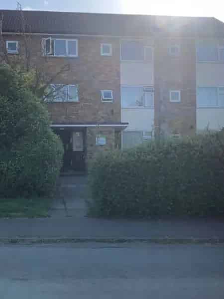 Family Parking Space Near Town and M1 Motorway