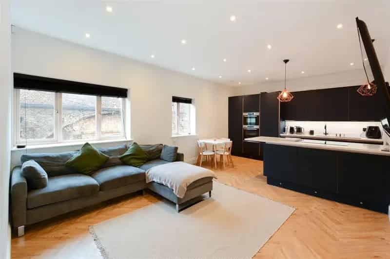 2 Bedroom Flat House to Rent in Bethnal Green
