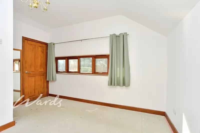 2 Bedroom Detached House to Rent Near A2M2