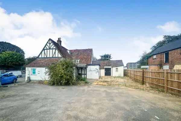 5-Bedroom Character Pub Conversion with Car Park