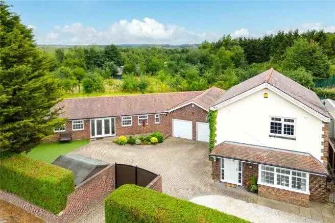 4 Bedroom Detached House for Sale Crofton West Yorkshire