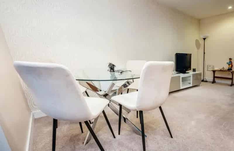 1 Bed Duplex Apartment City Centre 2 Balconies Parking