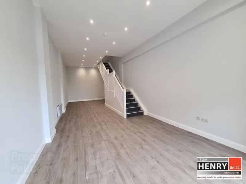 To Let High Spec 84 Sqm Unit Prime Location
