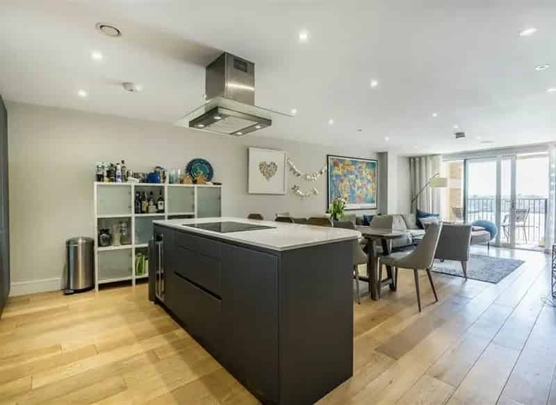 Riverside Apartment in Marc Brunel House Wapping