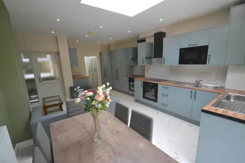 7 Bedroom 7 Ensuite Shared House Hanwell Ealing All Bills Included