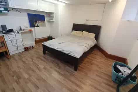 2 Double Bedroom Flat Manchester - Close to Amenities and Transport