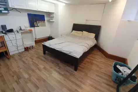 2 Double Bedroom Flat Manchester - Close to Amenities and Transport