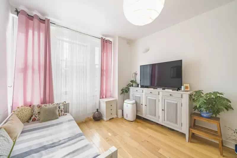 Kingscourt Road Streatham Hill Property