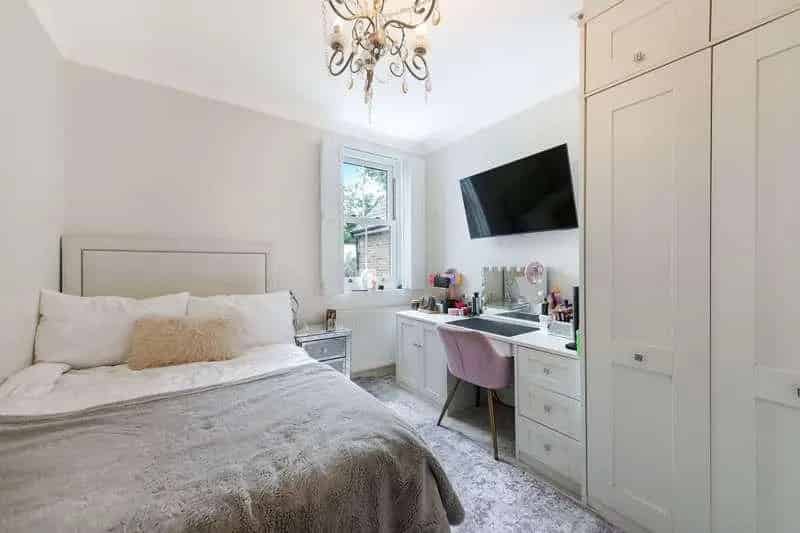 3 Bed Semi-Detached House for Sale Near Surbiton Station
