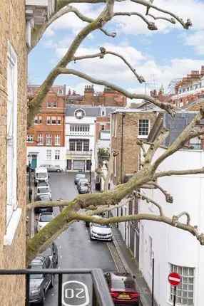 Flat for sale in Draycott Place, London SW3