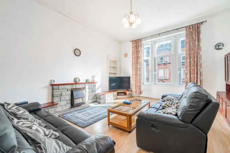 3 Bedroom Tenement Apartment Cathcart Glasgow Near Mount Florida Station