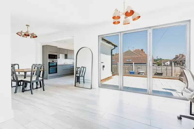 Refurbished 3-Bedroom Detached Bungalow Hallwood Road Kettering