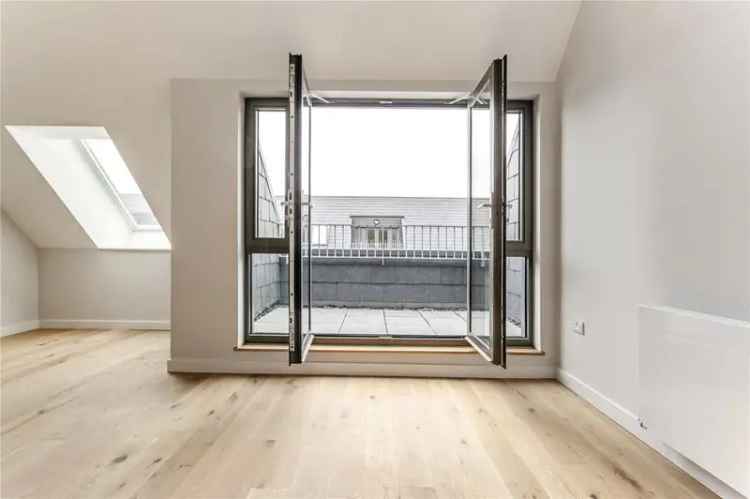 1 Bedroom Penthouse Apartment Wapping Wharf Bristol