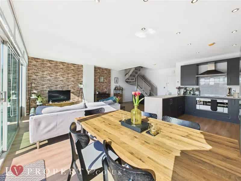 2 Bedroom Apartment House to Rent Jewellery Quarter Birmingham