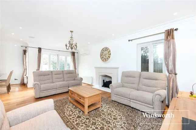 Detached house for sale in Hendon Lane, Finchley, London N3