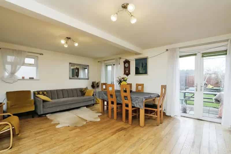 Wonderful Stylish Semi-Detached Home
