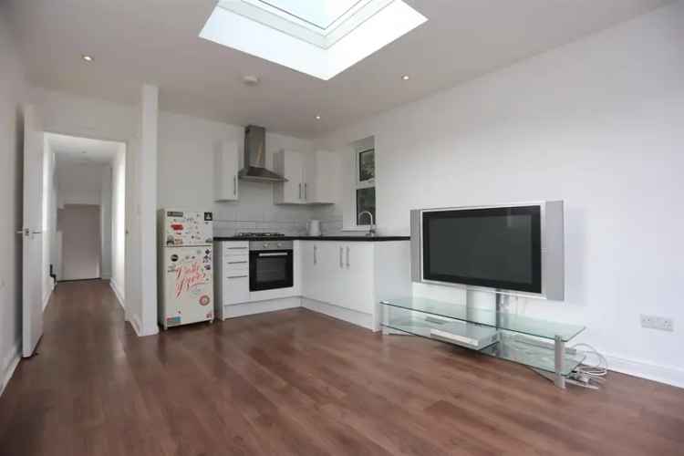3 Bedroom Flat House to Rent in Brighton