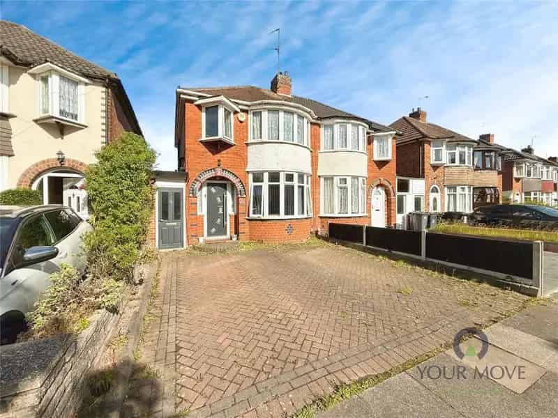3 Bedroom Semi-Detached House For Sale