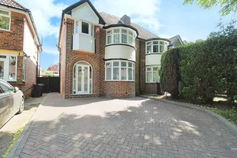 3 Bedroom Semi Detached House Birmingham