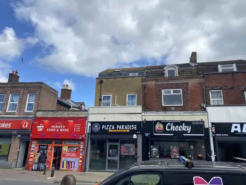 Pizza Takeaway Retail Unit with 2 Apartments Portsmouth