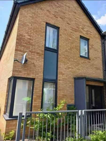 Beautiful Family Home Near Longsight Market