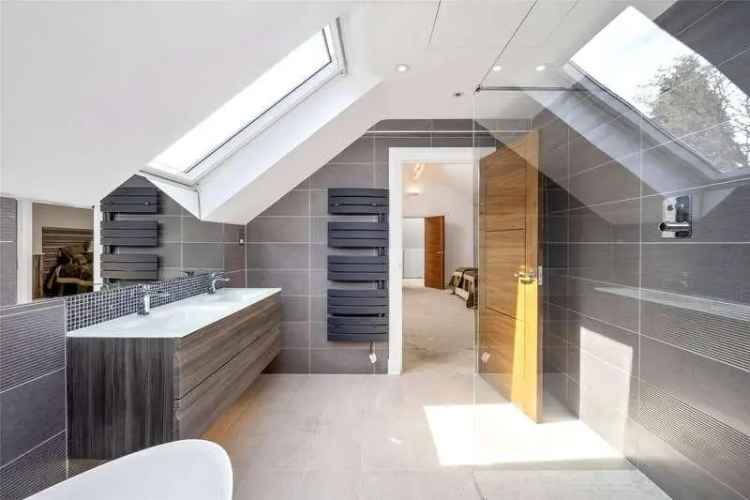 7 Bedroom House for Sale in Hook Heath