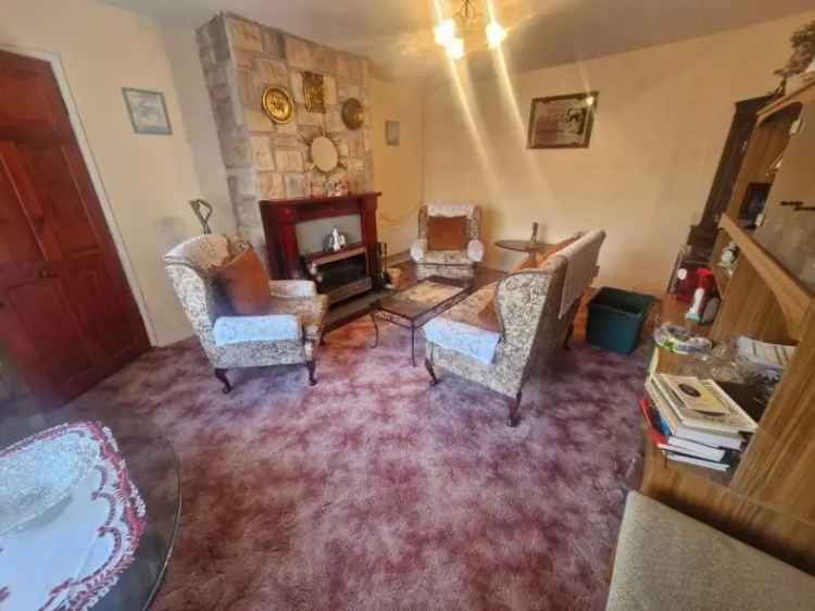 3 Bed Property For Sale Deceptive Spacious Home