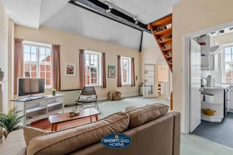 3 Bedroom Maisonette House to Rent in Stoneleigh