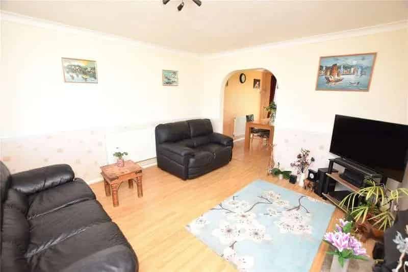 3 Bed Semi-Detached House for Sale