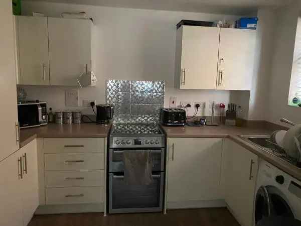 Flat For Rent in Adur, England