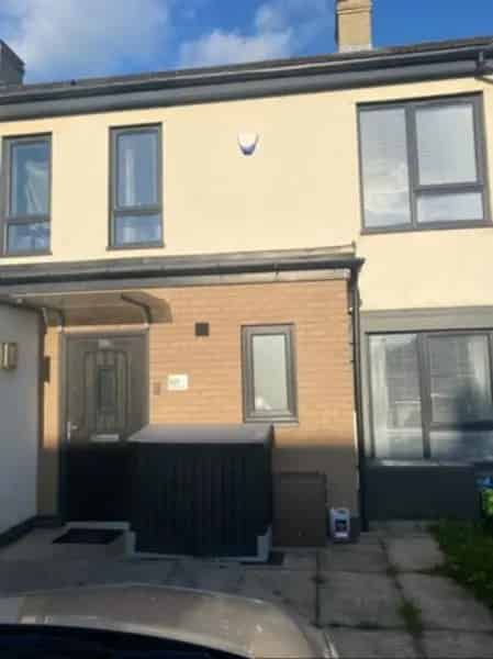 Large 3 Bed House Marple - New Floors & Landscaped Garden